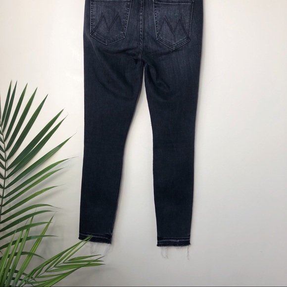 MOTHER • Looker Jean Washed Black Ripped Knee - Picture 7 of 7